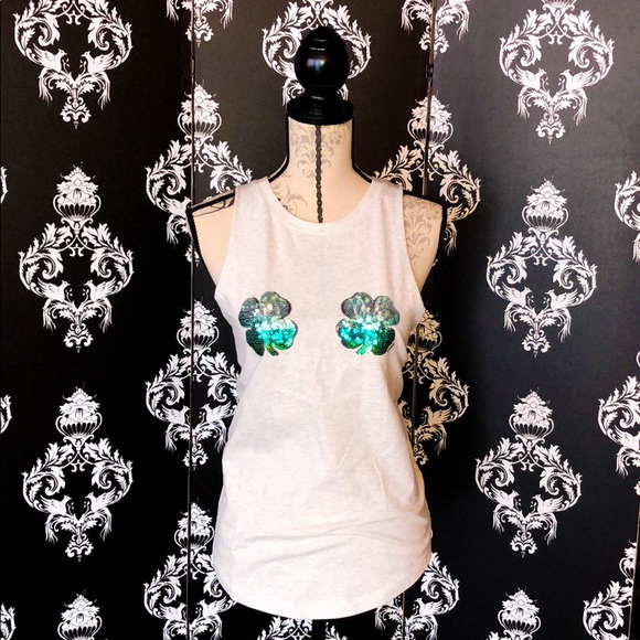 PINK Victoria's Secret Tops - 🍀 NWT! Victoria’s Secret Clover Sparkle Tank!